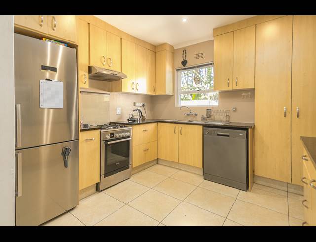 3 BEDROOM FREESTANDING SOLD IN MELKBOSSTRAND CENTRAL